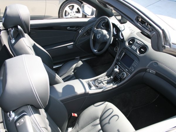 "ОЧАРОВАНИЕ БЕЗ КРАЙ" - ексклузивното роудшоу Mercedes-Benz Star Experience